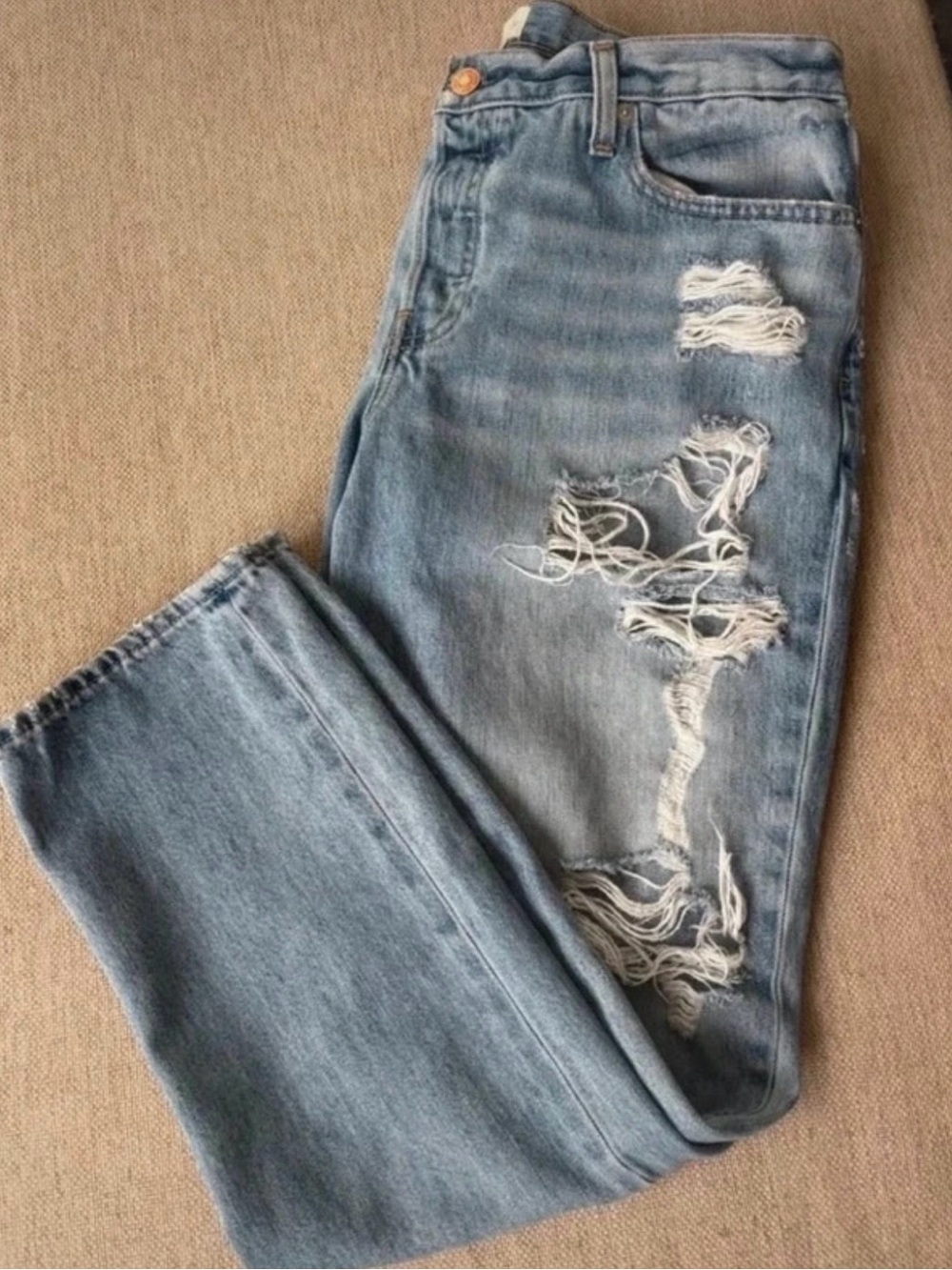 Gap women’s original boyfriend jeans Rossland destroyed distressed size 30